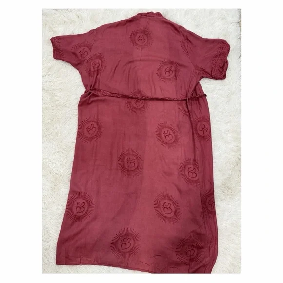 Rhea Red Embroidered Kimono Robe Sz OSFM (NWT) - Picture 2 of 6